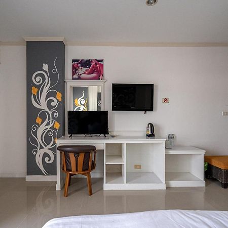 فندق Santi White House Patong المظهر الخارجي الصورة