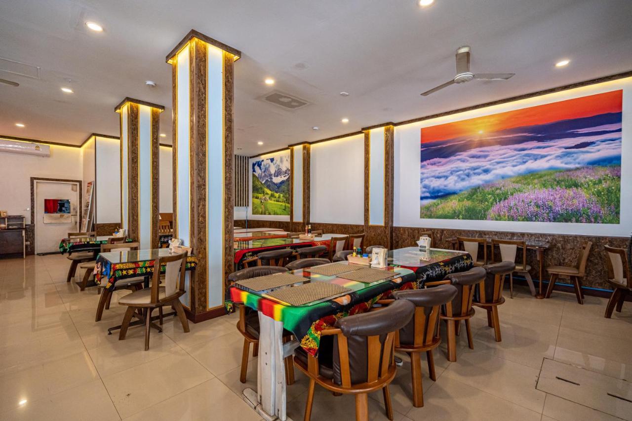 فندق Santi White House Patong المظهر الخارجي الصورة