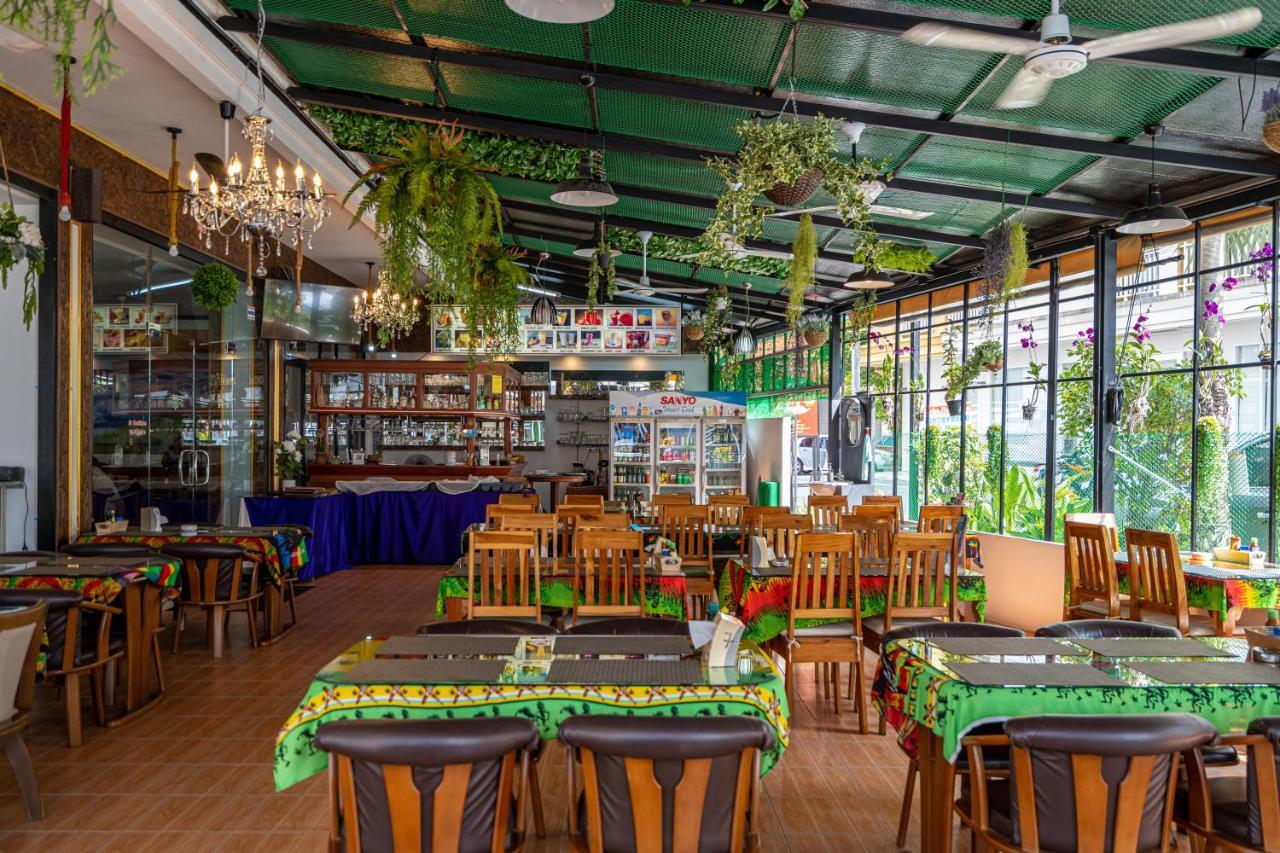 فندق Santi White House Patong المظهر الخارجي الصورة